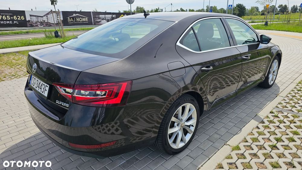 Skoda Superb 2.0 TDI Ambition DSG - 6