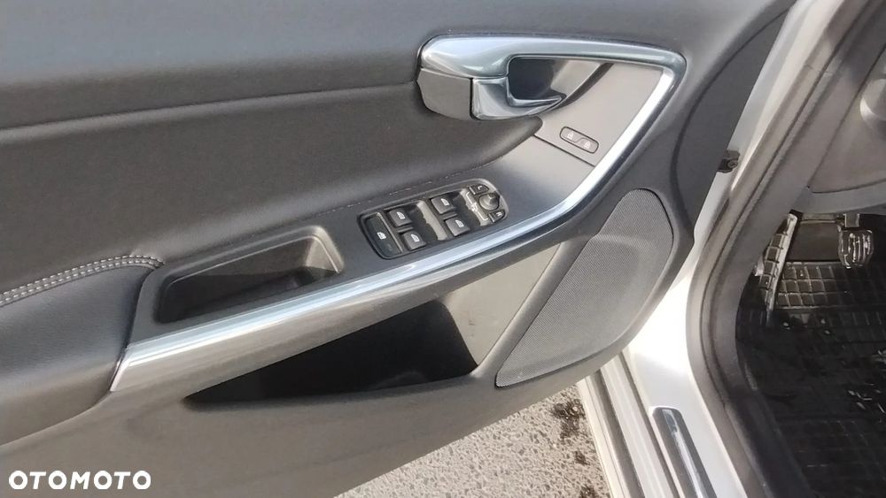 Volvo V60 D3 Drive-E Kinetic - 21