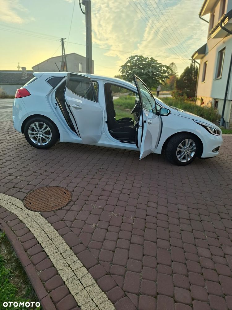 Kia Ceed - 8