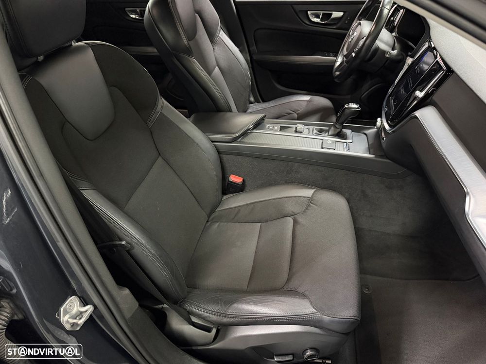 Volvo V60 2.0 D3 Momentum - 17