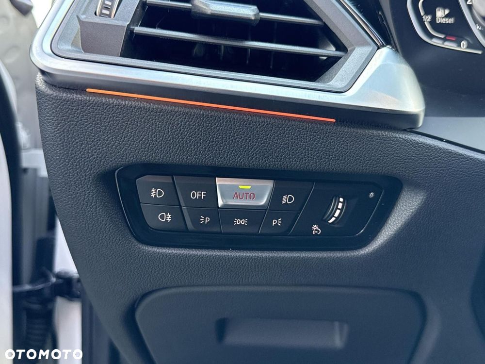 BMW Seria 3 318d M Sport - 21