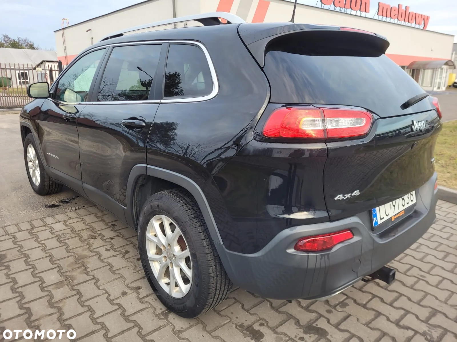 Jeep Cherokee - 4