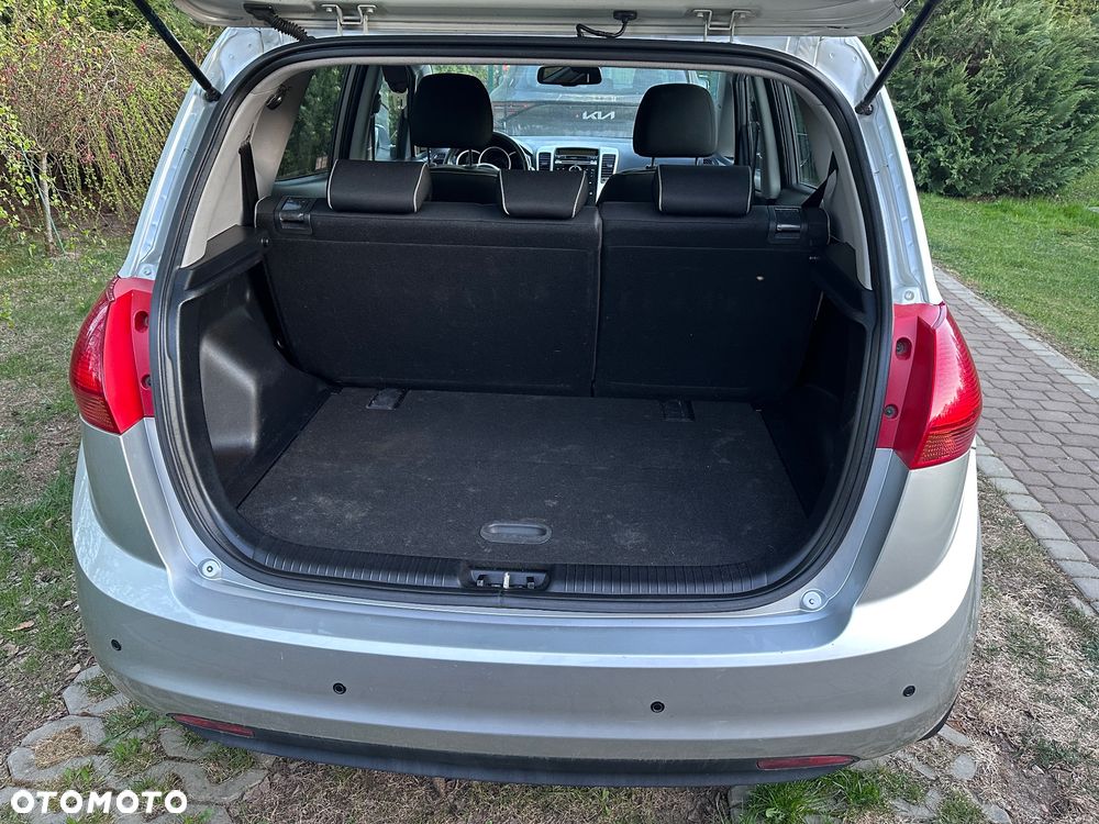 Kia Venga - 22