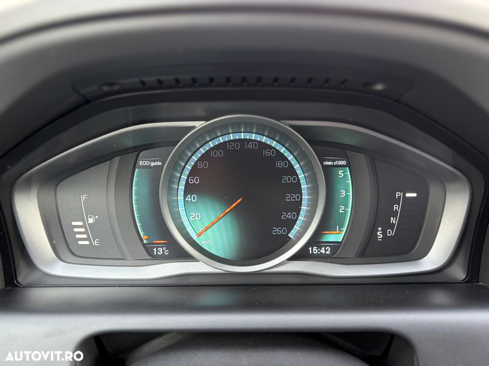 Volvo XC 60 D4AWD Momentum - 12