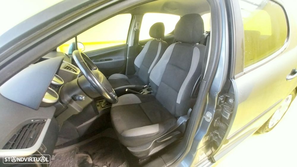 Peugeot 207 1.4 HDi Premium - 15