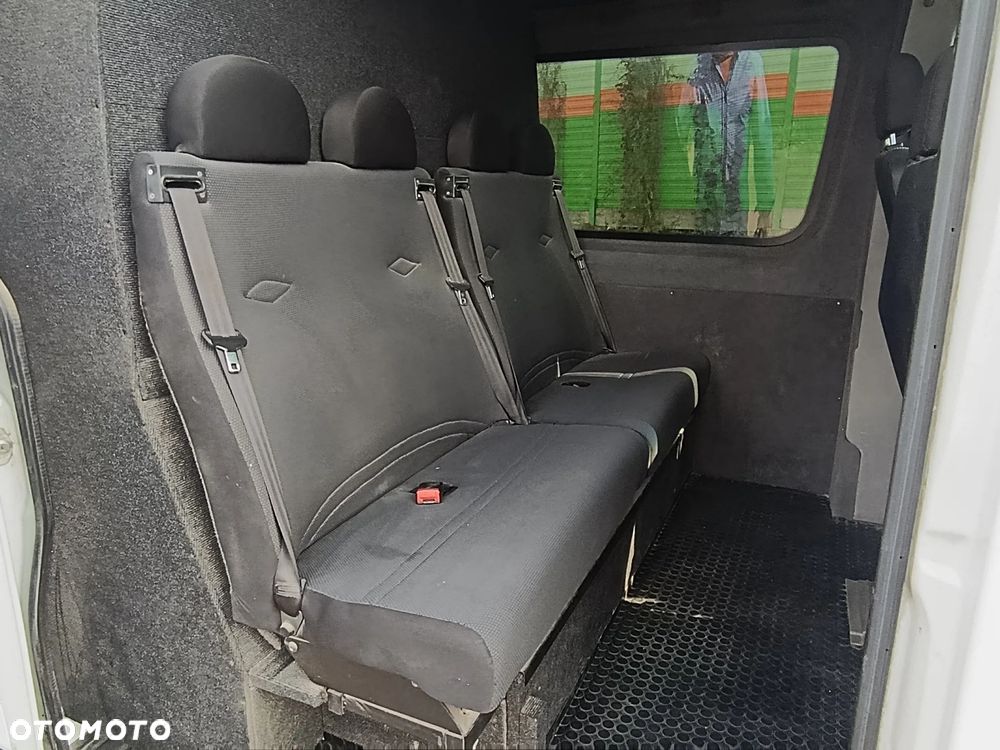 Mercedes-Benz Sprinter - 14