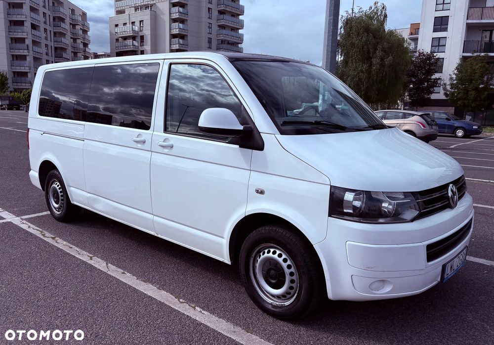 Volkswagen Caravelle - 2