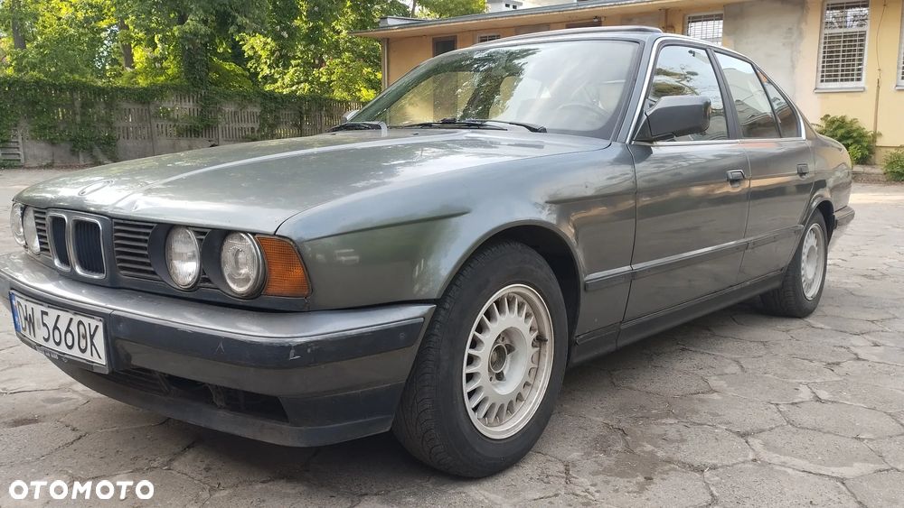 BMW Seria 5 520 i - 1