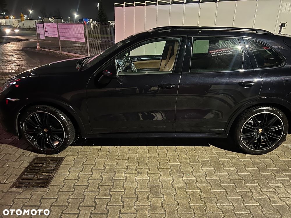 Porsche Cayenne - 6