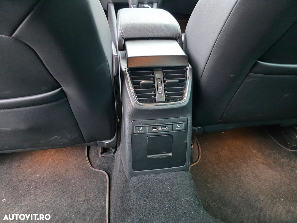 Skoda Octavia 2.0 TDI DSG Premium Edition - 10