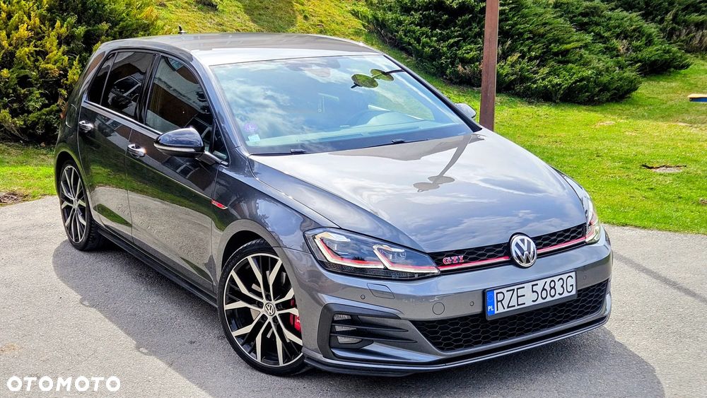 Volkswagen Golf GTI (BlueMotion Technology) DSG Performance - 1