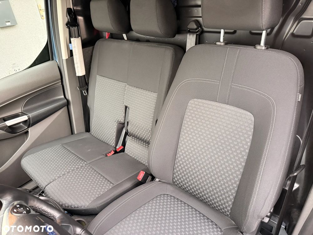 Ford Transit Connect - 17