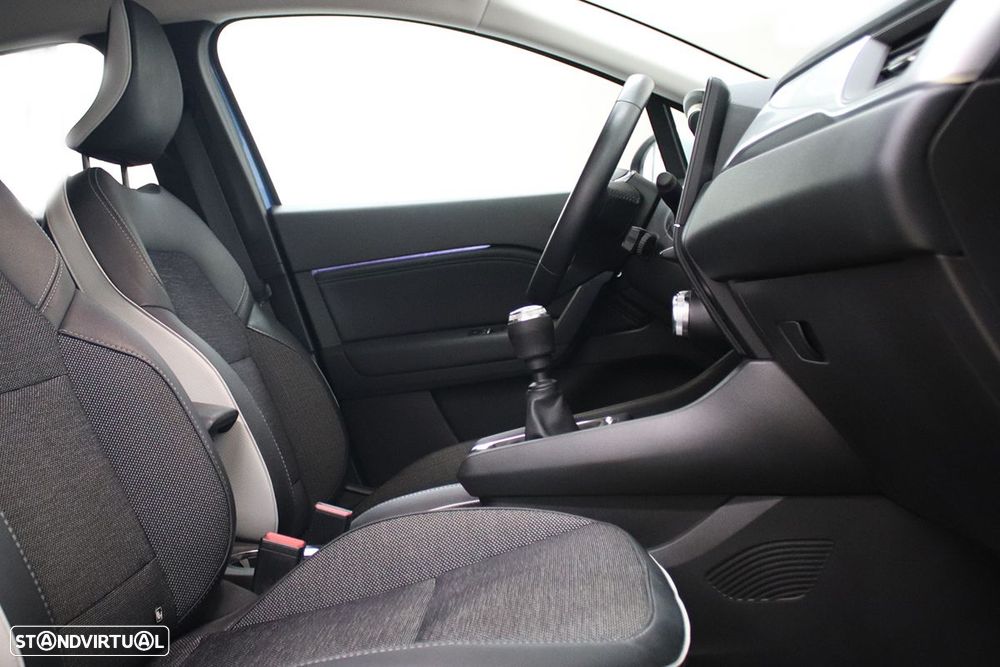 Renault Captur 1.0 TCe Techno Bi-Fuel - 22