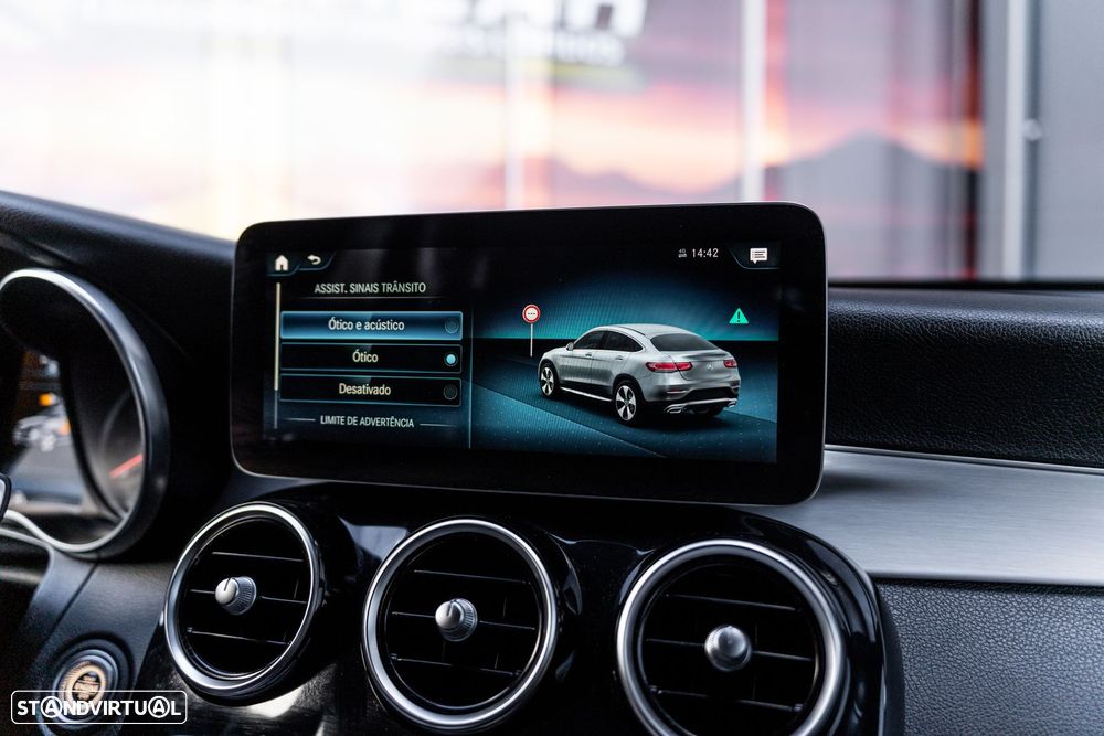 Mercedes-Benz GLC 300 e Coupe 4Matic 9G-TRONIC AMG Line - 14