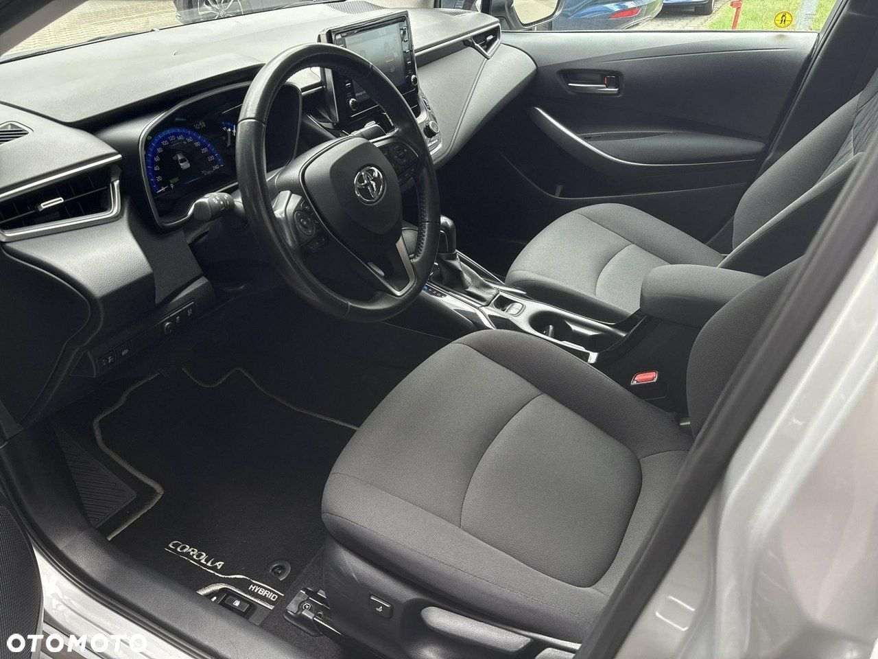 Toyota Corolla - 10