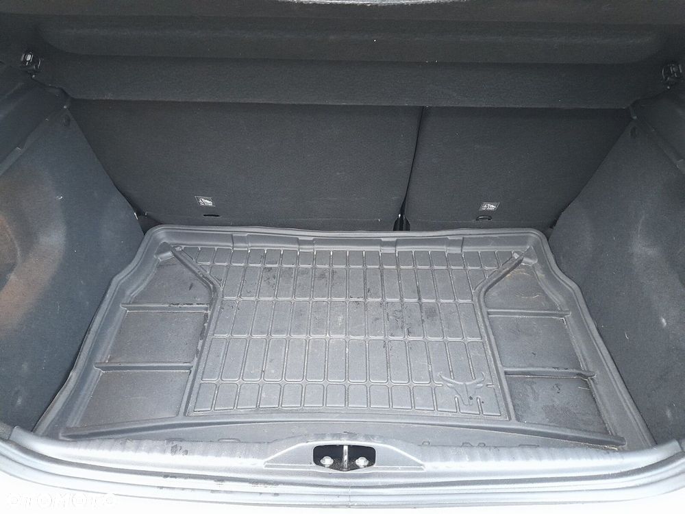 Citroën C3 1.2 PureTech Shine EAT6 - 19