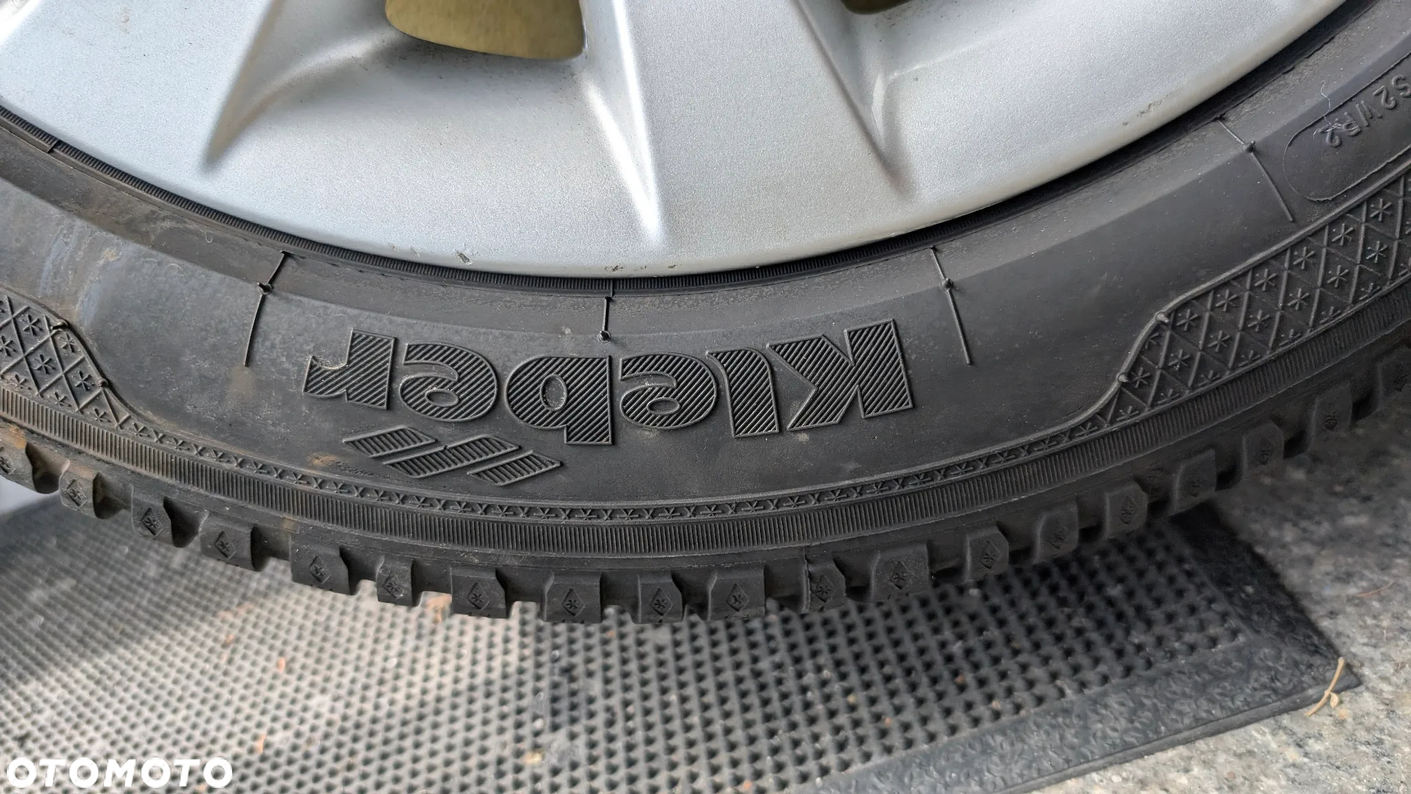 Komplet oryginalnych kół z felgami ALU do BMW X1 (e84) z prawie nowymi oponami zimowymi KLEBER 225/50R17 - 14