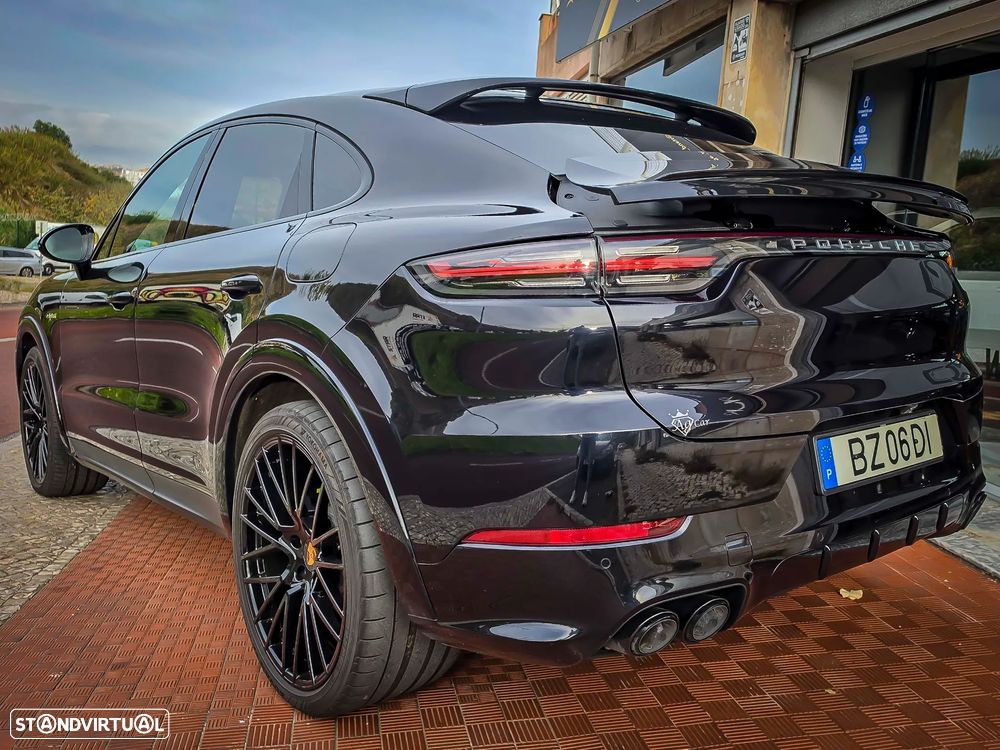 Porsche Cayenne Coupé E-Hybrid - 9