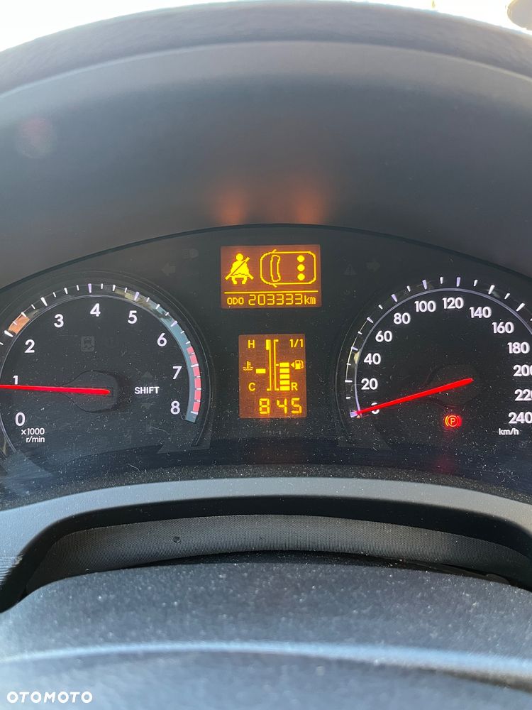 Toyota Avensis 1.8 Premium - 10