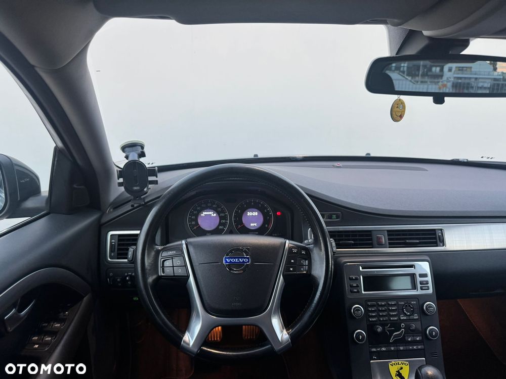 Volvo V70 2.5T Momentum - 16
