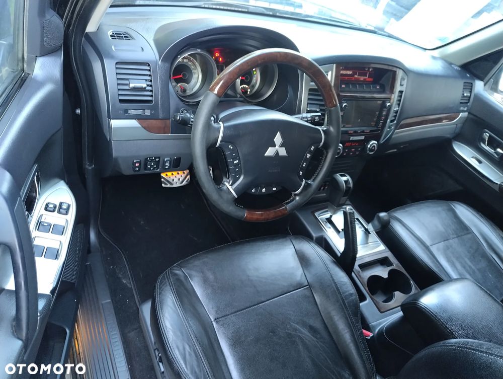 Mitsubishi Pajero 3.2 DI-D Automatik Plus - 8