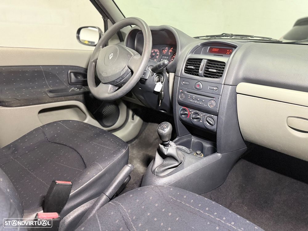 Renault Clio 1.2 16V Confort Dynamique - 11