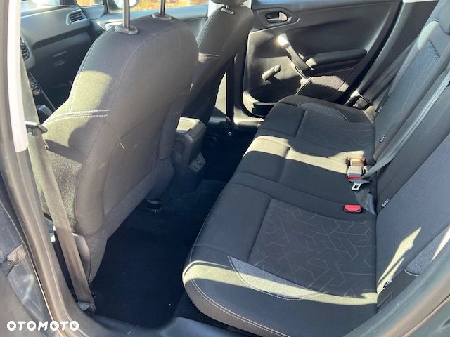 Peugeot 2008 BlueHDi 100 Active - 8