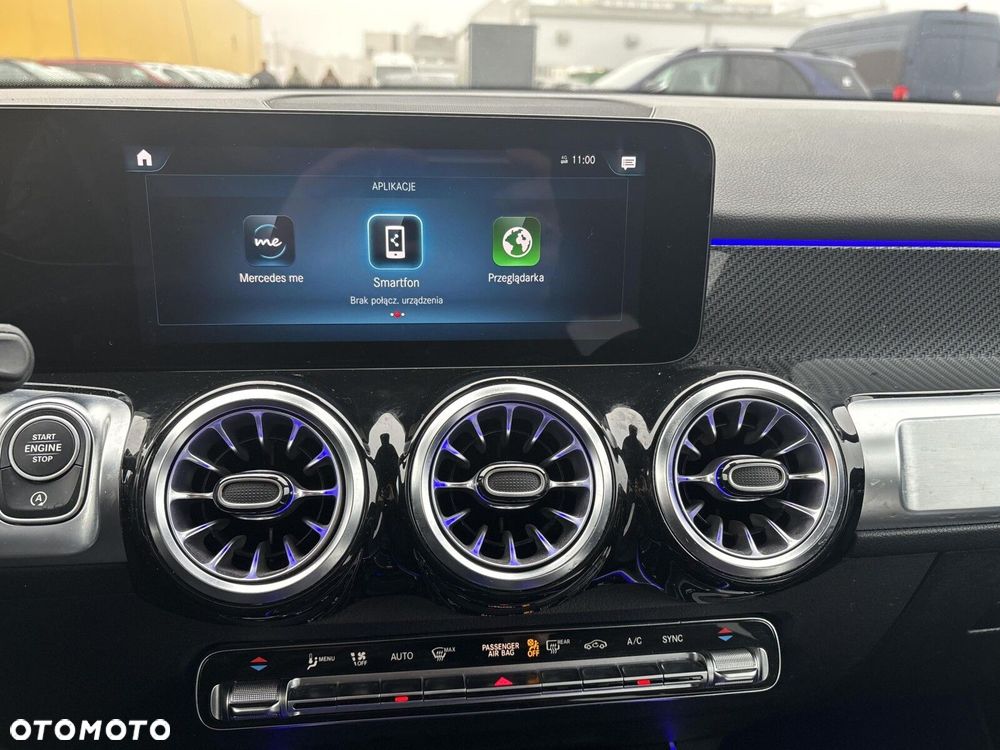 Mercedes-Benz GLB 200 4-Matic AMG Line 8G-DCT - 24