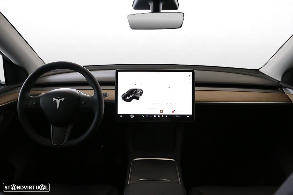 Tesla Model Y Standard - 4
