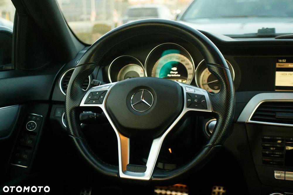 Mercedes-Benz Klasa C 350 CDI DPF (BlueEFFICIENCY) 7G-TRONIC Avantgarde - 23