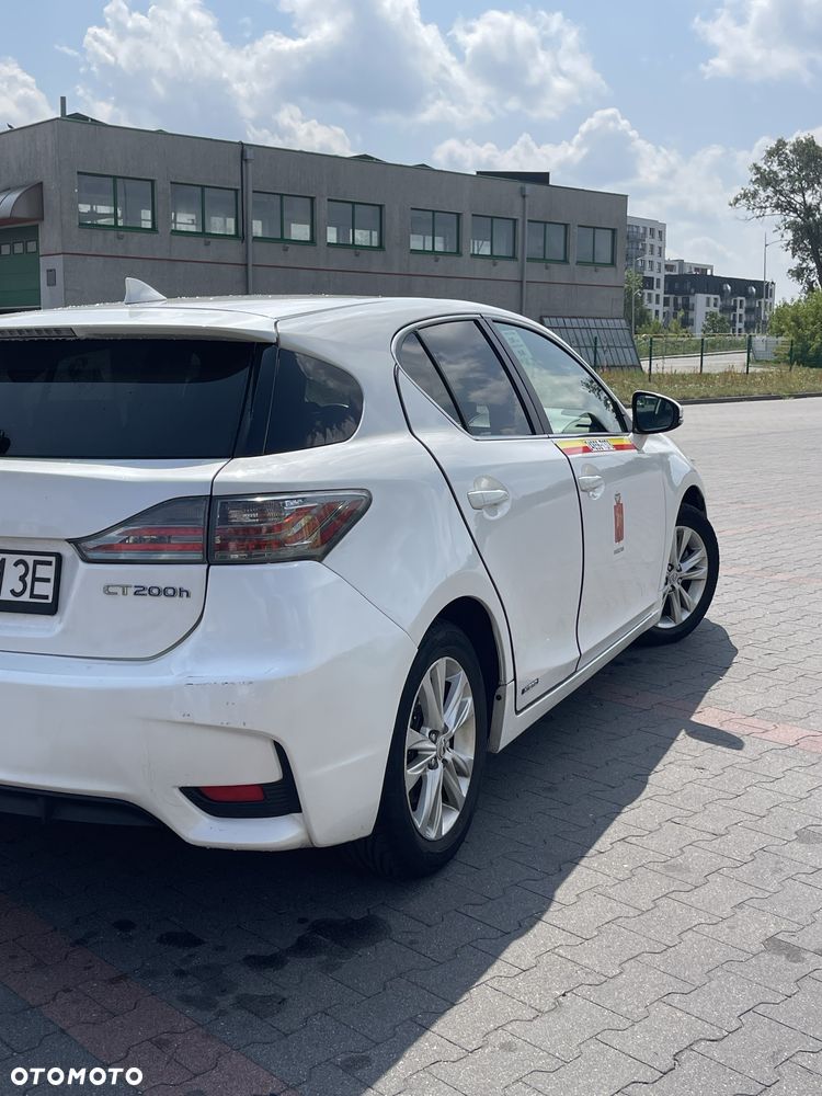 Lexus CT - 3