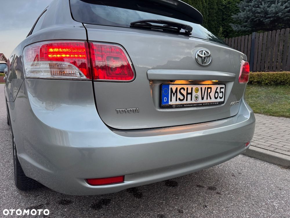Toyota Avensis 2.0 D-4D Sol Premium - 11