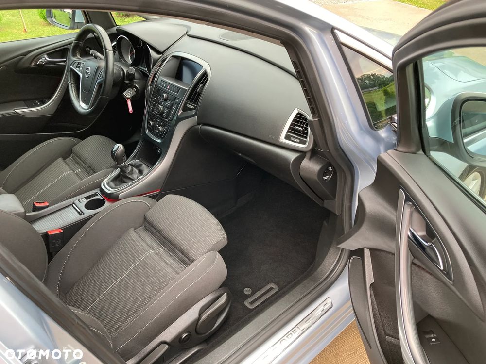 Opel Astra 2.0 CDTI Cosmo - 11