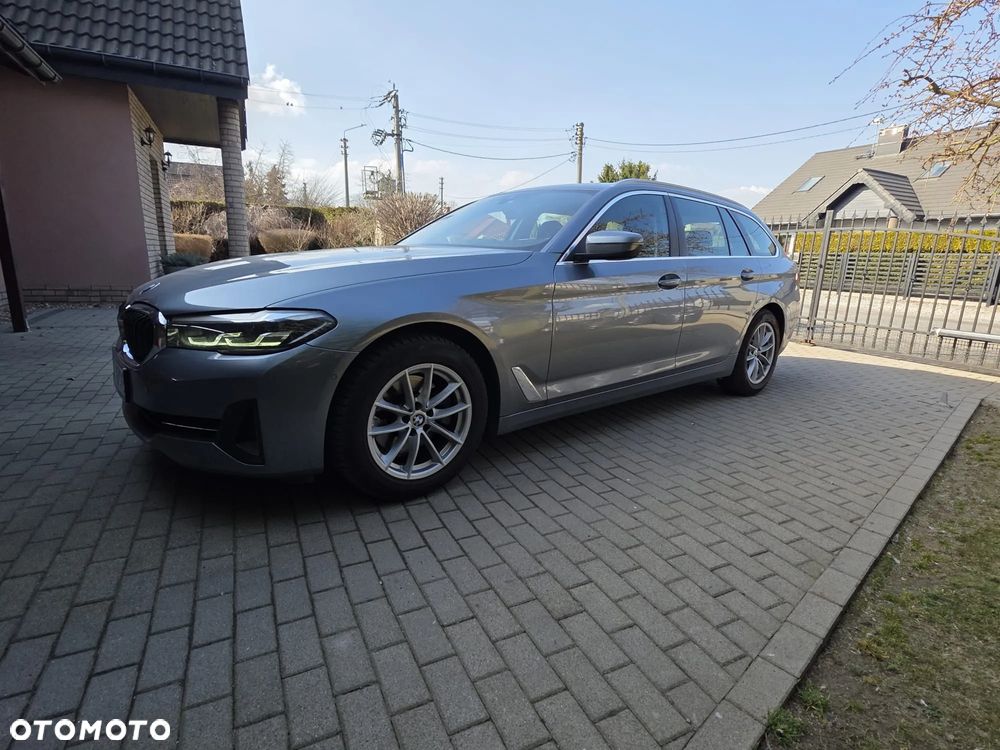BMW Seria 5 520i Sport Line - 1