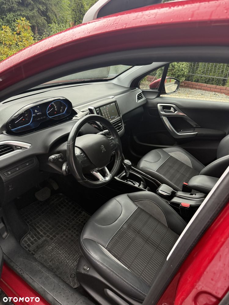 Peugeot 2008 1.2 Pure Tech GPF Allure S&S EAT6 - 9