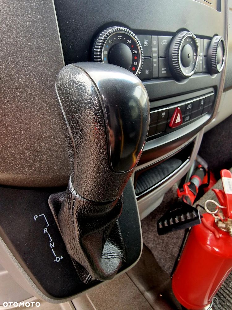 Mercedes-Benz Sprinter - 10