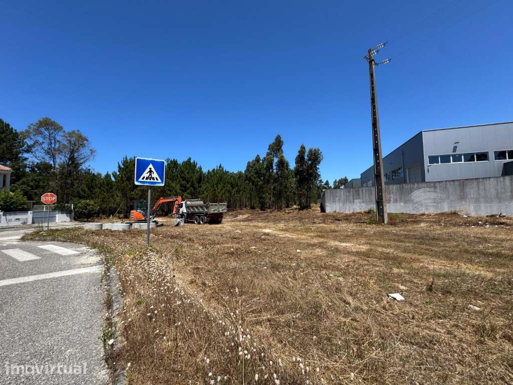 Terreno - Grande imagem: 2/4