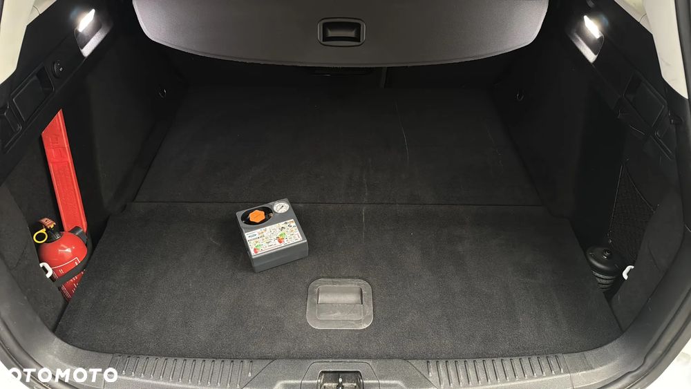 Ford Focus 1.0 EcoBoost Titanium X - 23