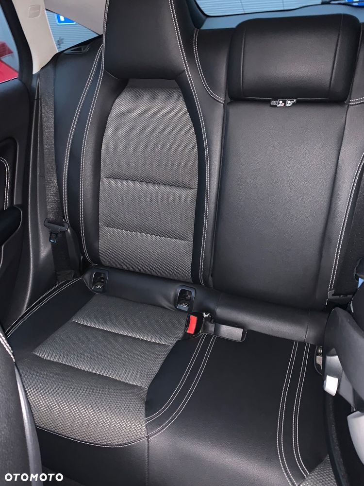 Mercedes-Benz CLA 200 (CDI) d - 19