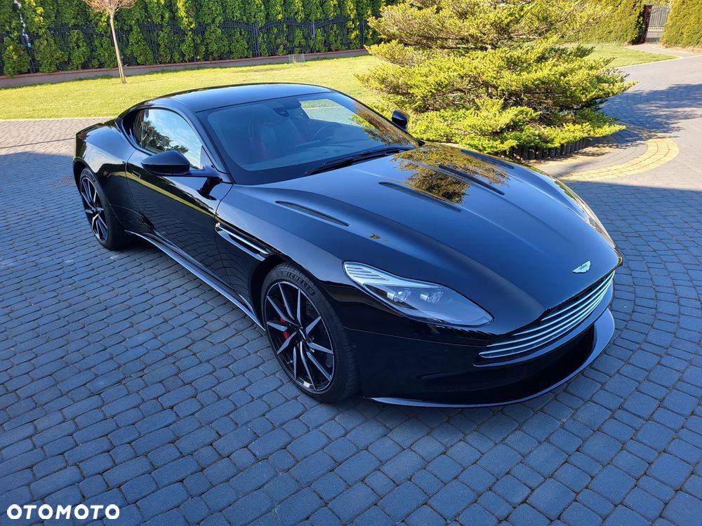 Aston Martin DB11 Launch Edition - 1