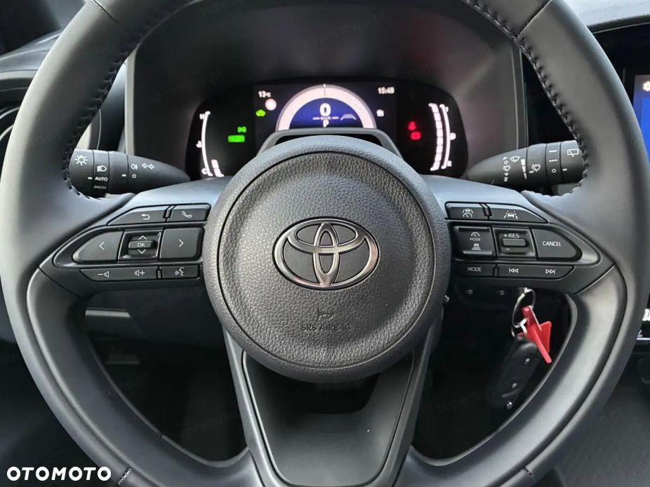 Toyota Aygo X Hybrid 1.5 Active e-CVT - 8