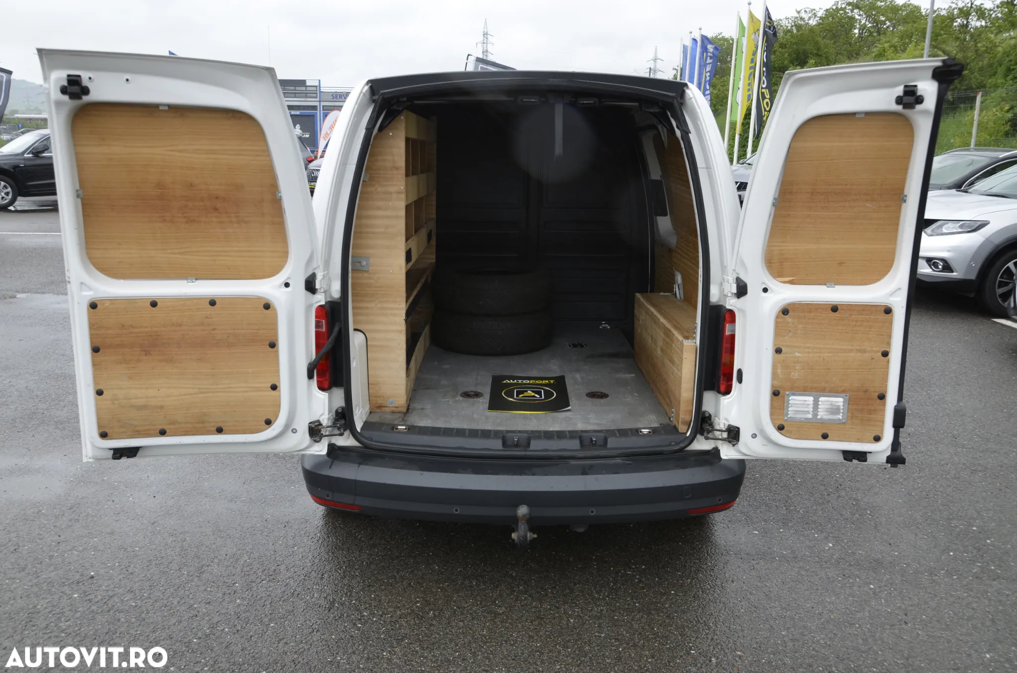 Volkswagen Caddy - 38