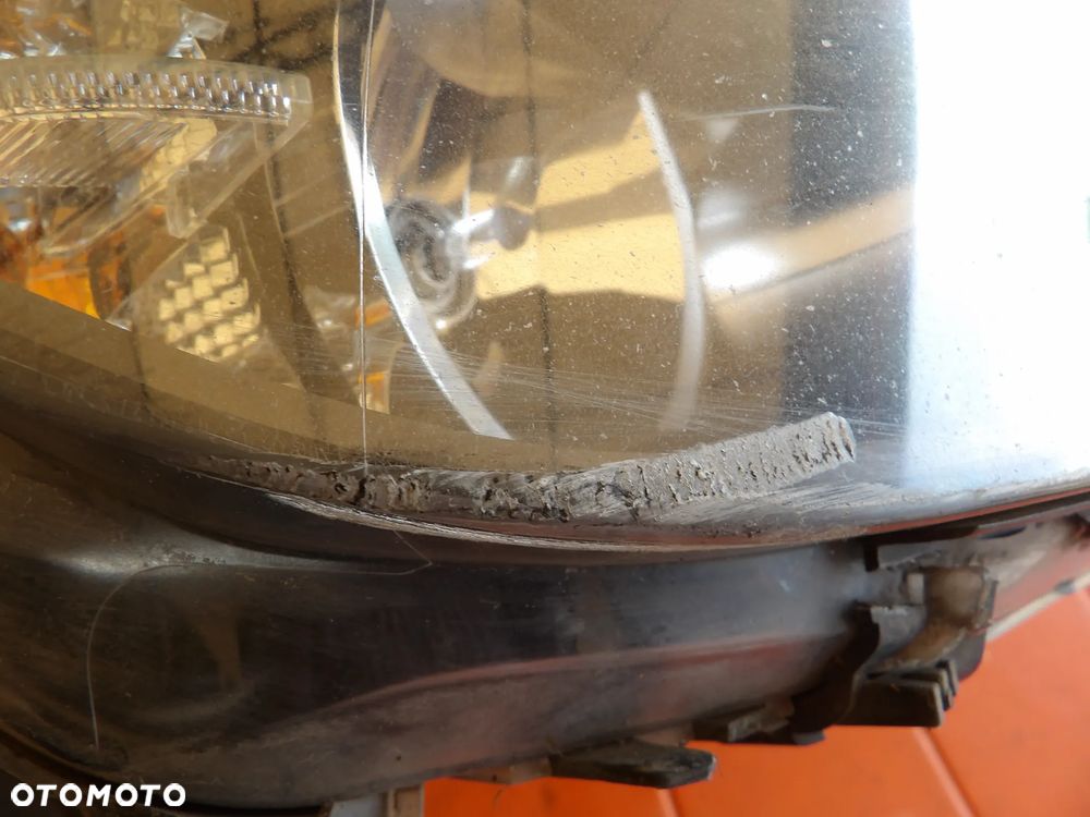 BMW - F30 - H7 - USZKODZONE SZKŁO - PRAWA LAMPA PRZEDNIA  - UK - 7259540 - 4