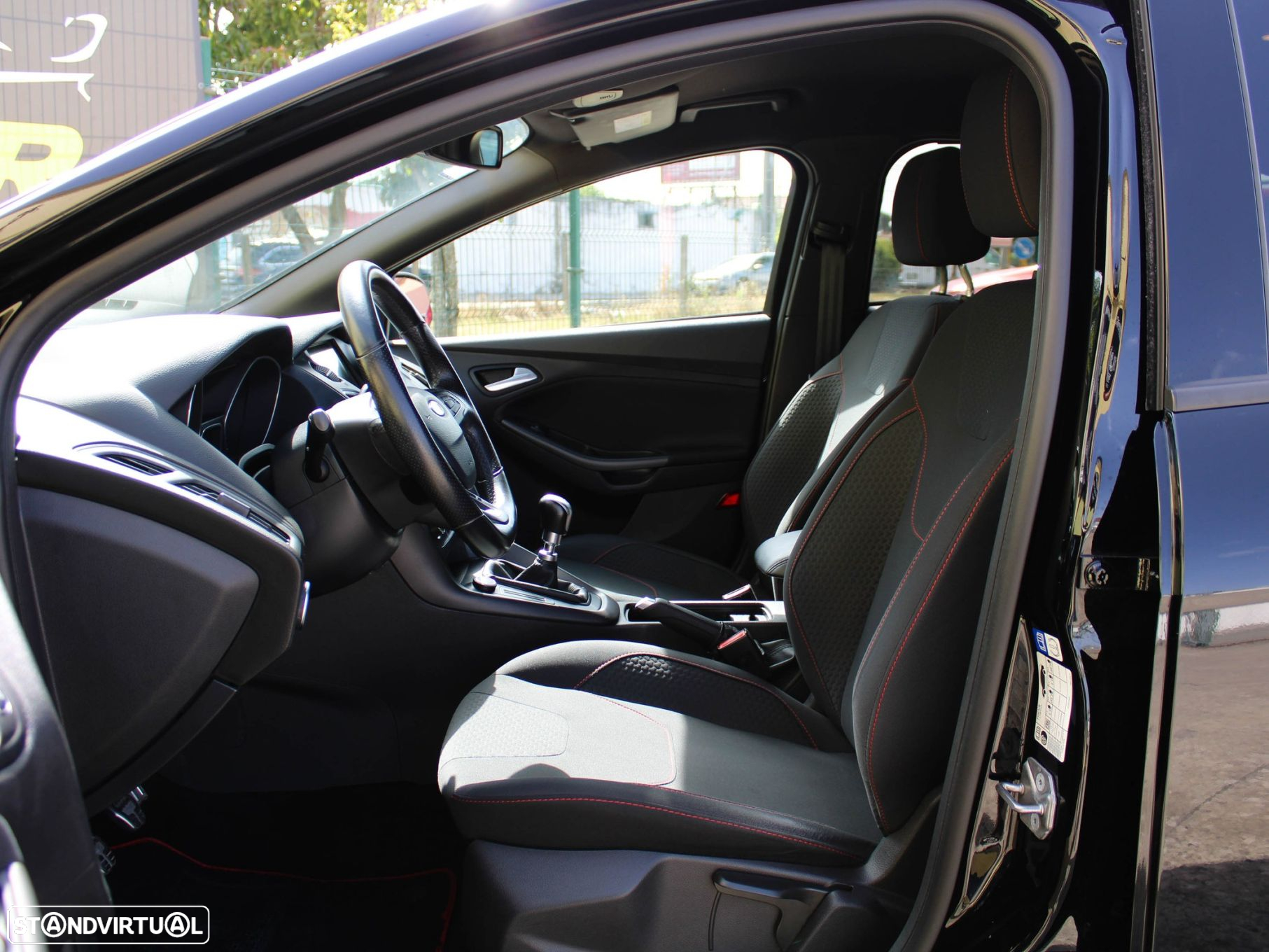 Ford Focus 1.5 TDCi ST-Line - 27