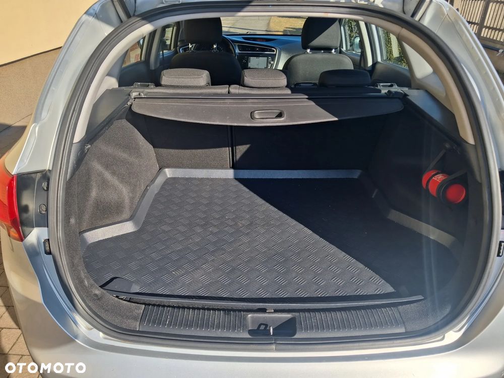 Kia Ceed 1.6 CRDi L - 10