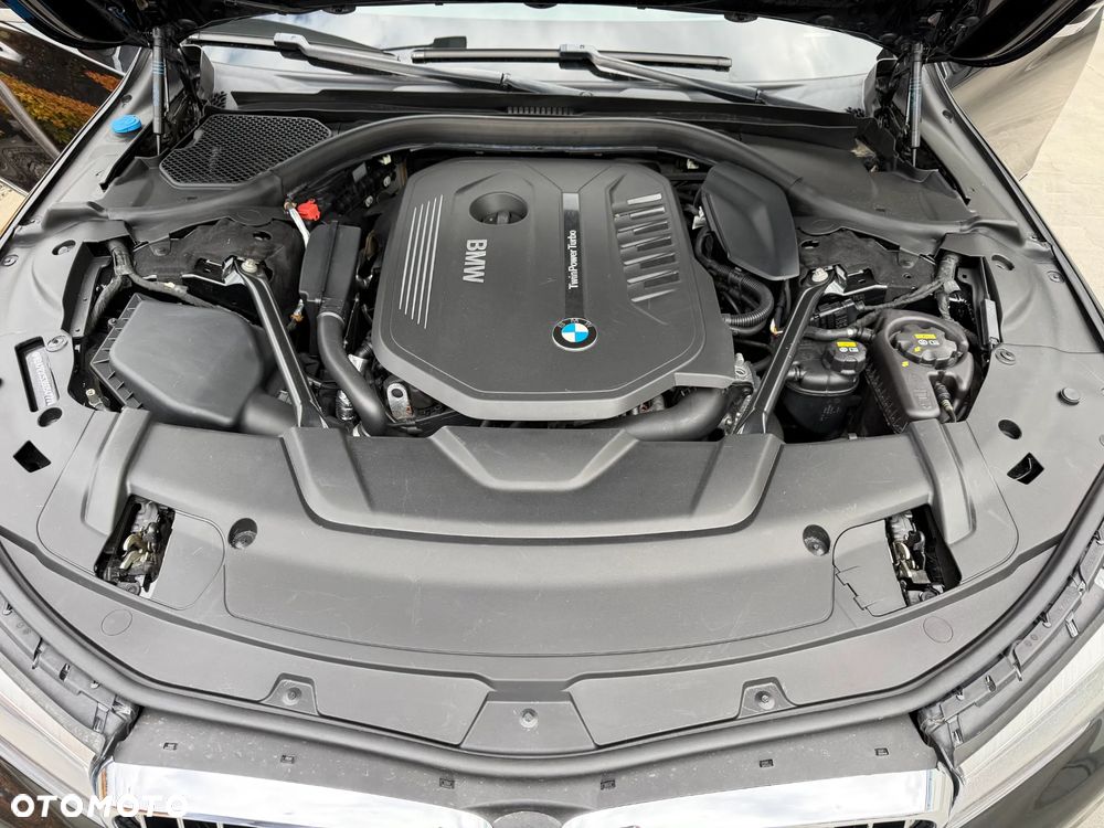 BMW Seria 7 - 38