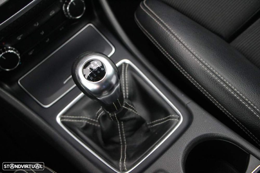 Mercedes-Benz A 180 d Urban - 16