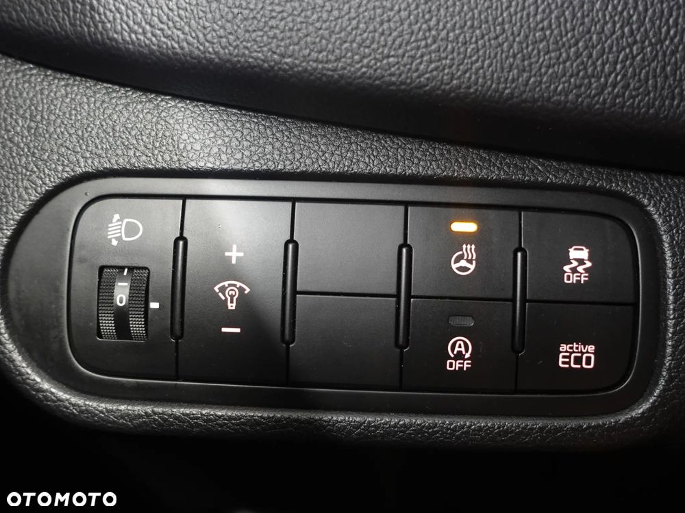 Kia Carens 1.7 CRDi 141 ISG Vision - 36