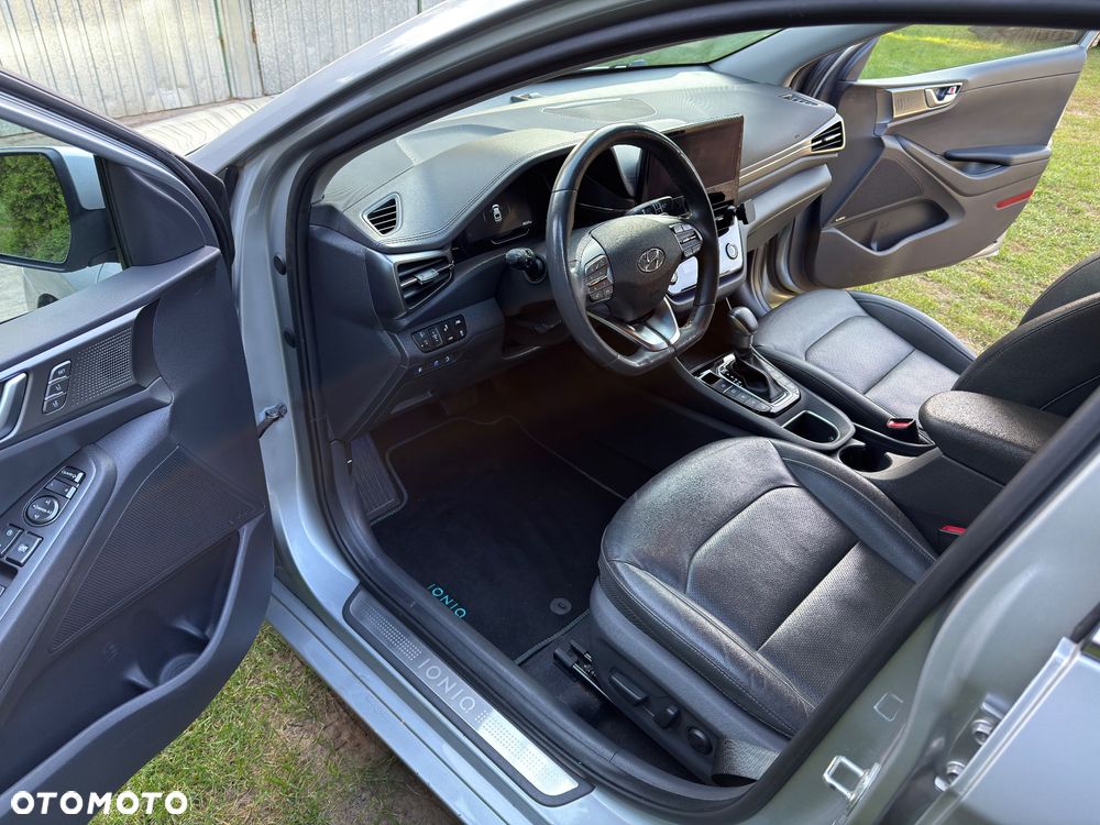 Hyundai IONIQ - 11