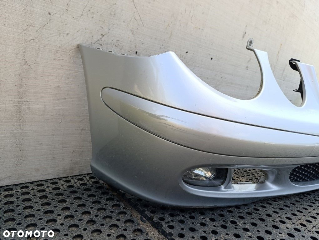 MERCEDES E KLASA W211 SEDAN ZDERZAK PRZÓD HALOGEN C744 - 3